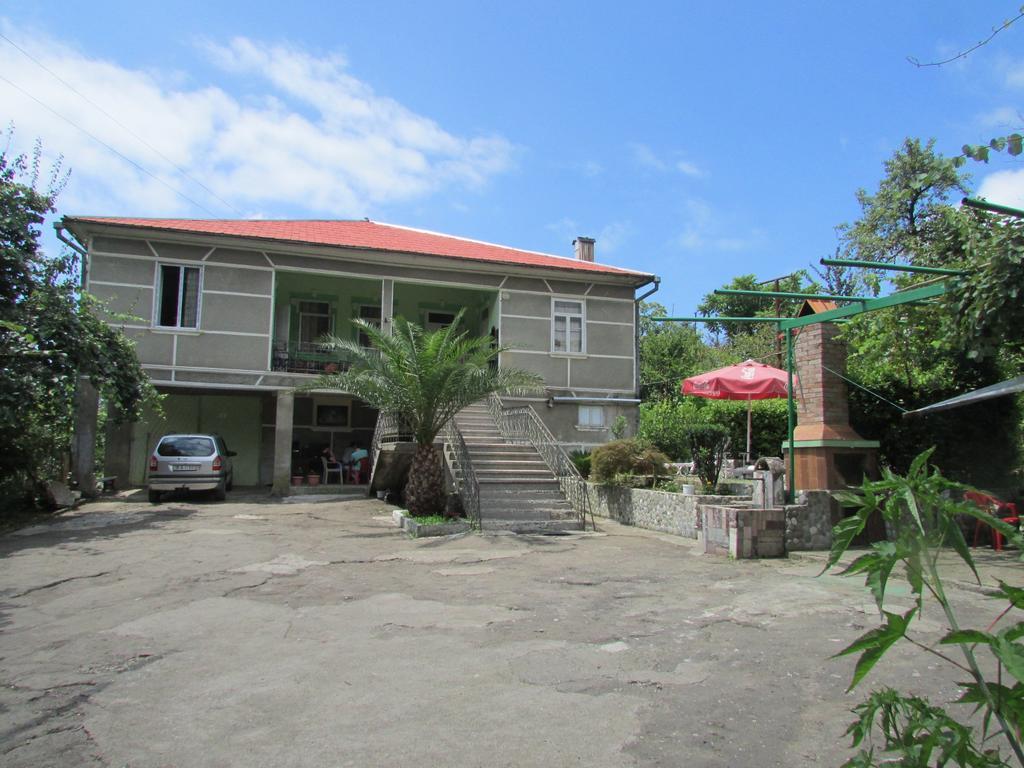 Joni Guest House Batumi Exterior foto