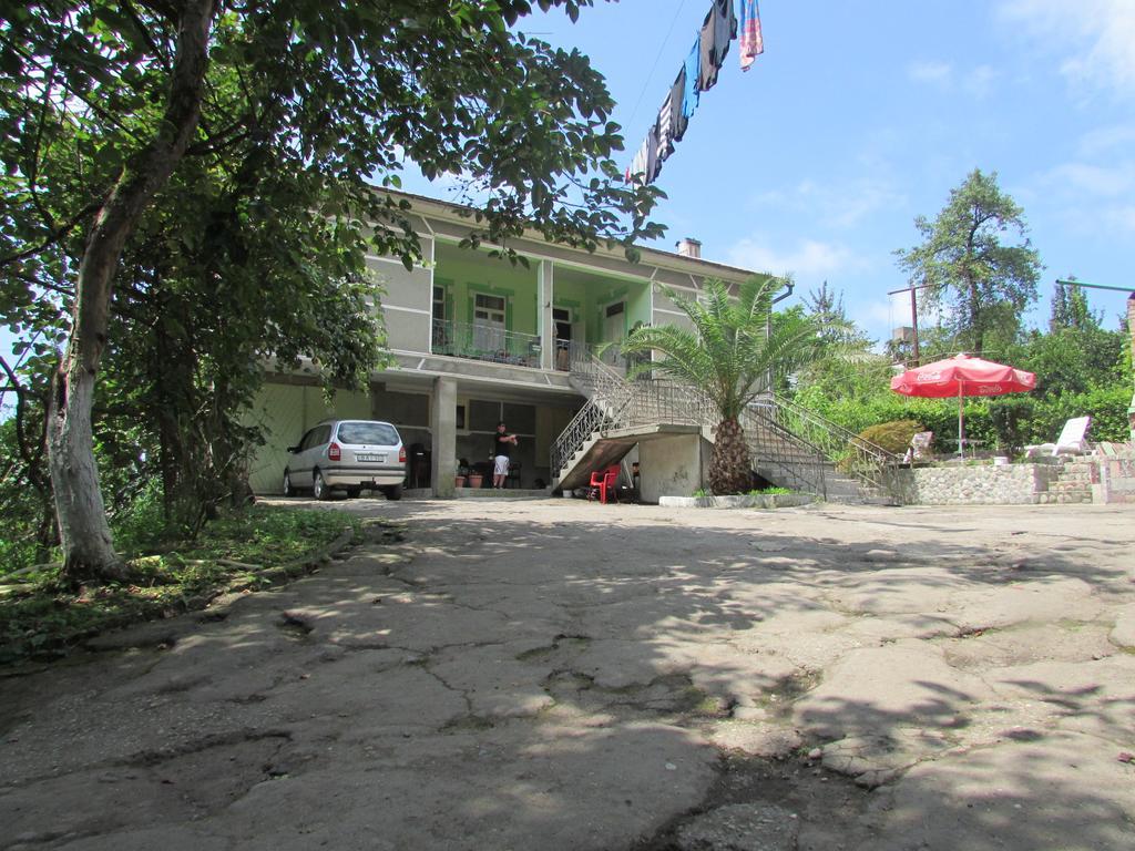 Joni Guest House Batumi Exterior foto